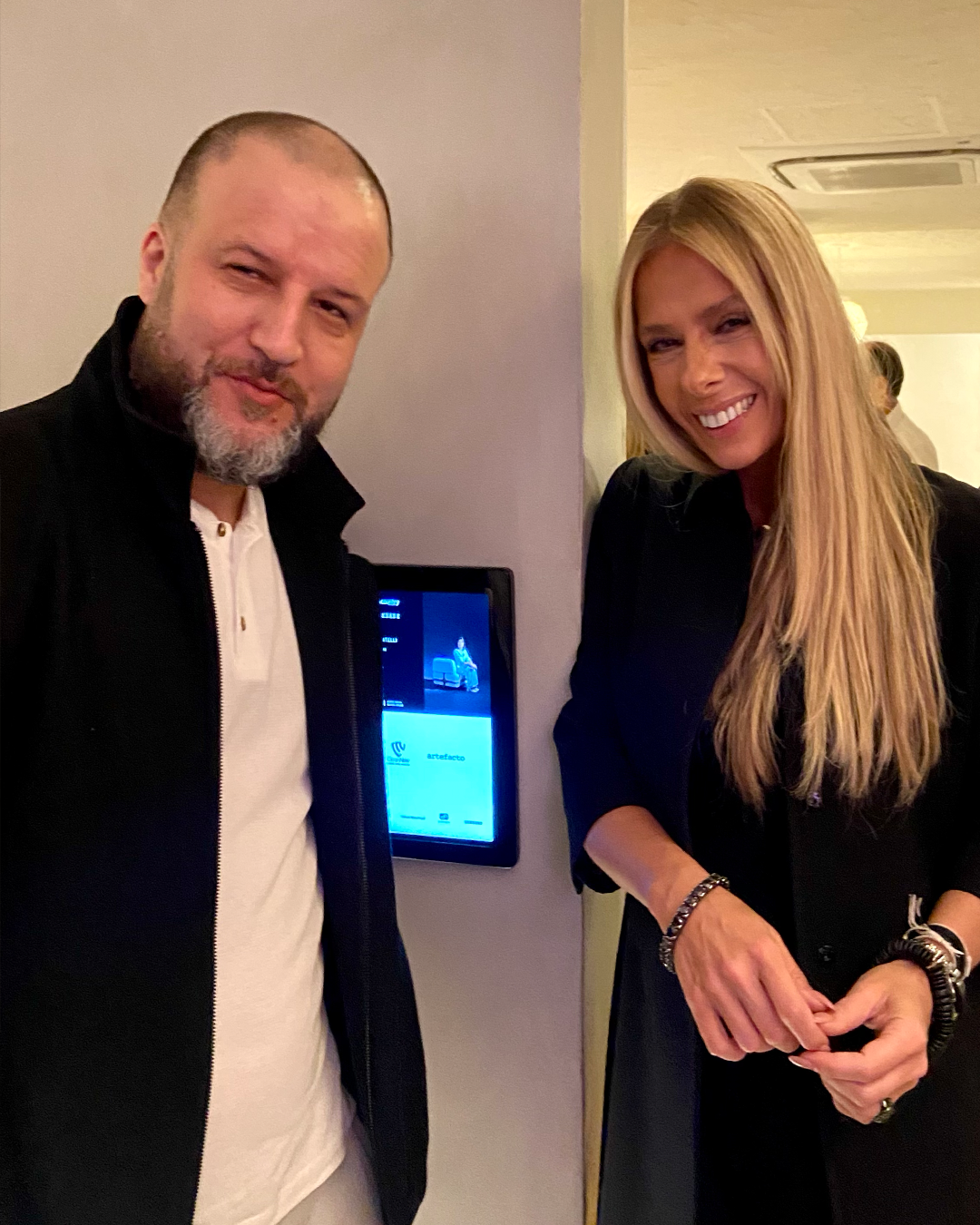 Adriane Galisteu e Alexsandro Kingmaker - Mostra Artefacto - Kingmaker Adriane Galisteu e Alexsandro Kingmaker - Mostra Artefacto - Kingmaker